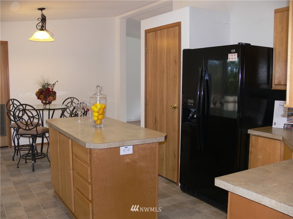 3076 Taylor Road Oak Harbor, WA 98277 - Photo 9 of 25 Gallery Image 9