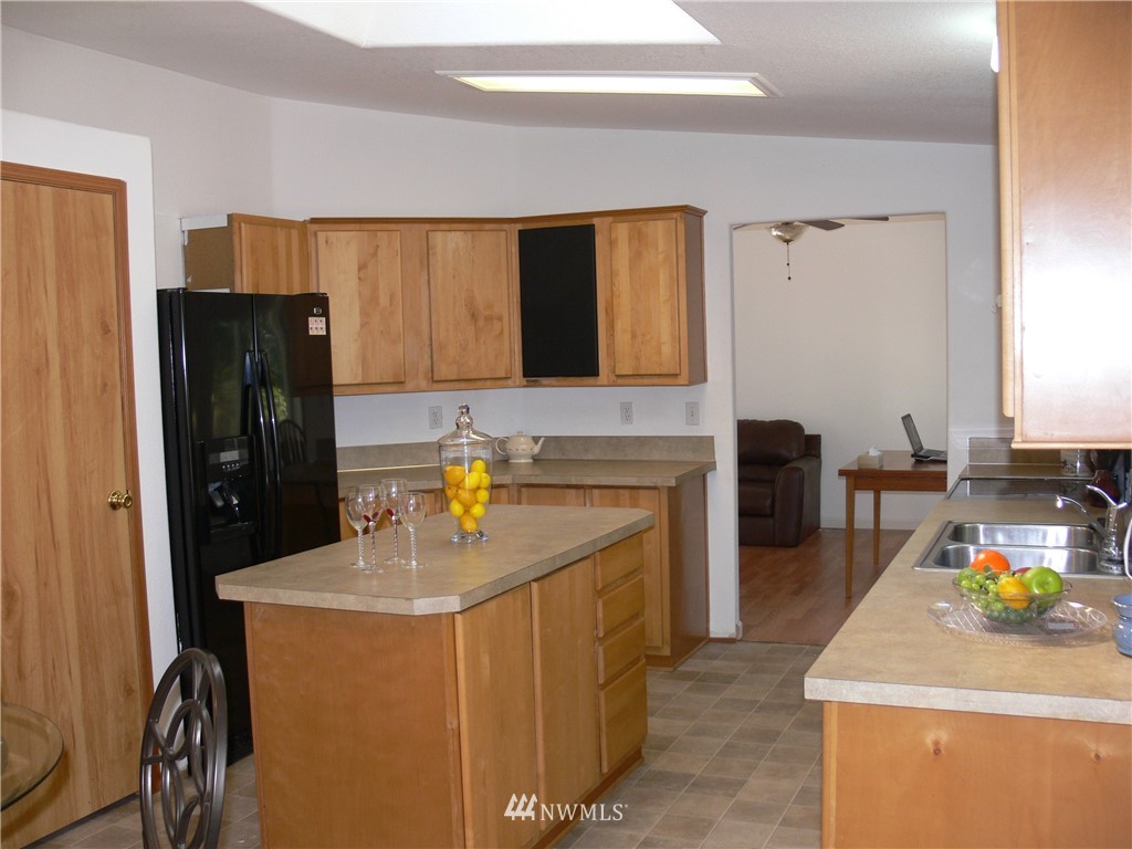 3076 Taylor Road Oak Harbor, WA 98277 - Photo 10 of 25 Gallery Image 10
