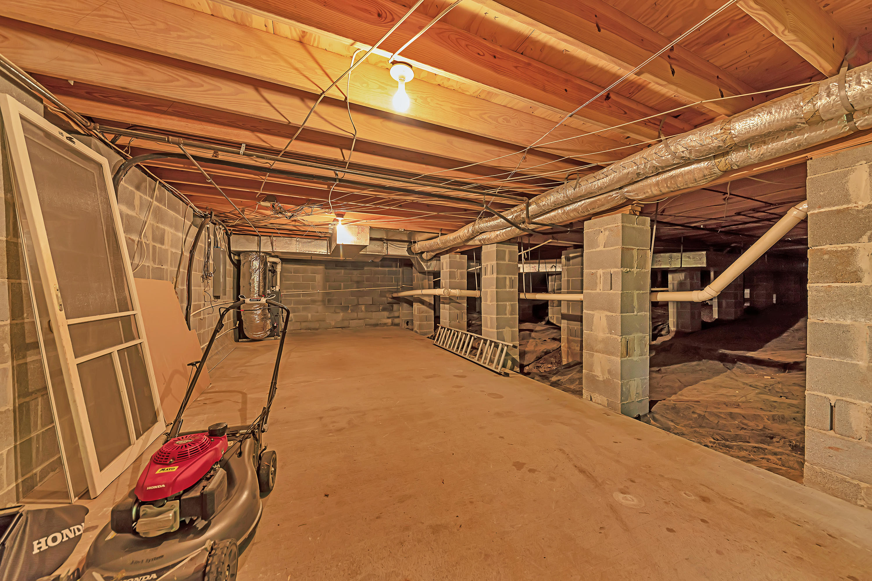 12905 Long Ridge Road Knoxville, TN 37934 - Photo 31 of 33 Walk in crawl space