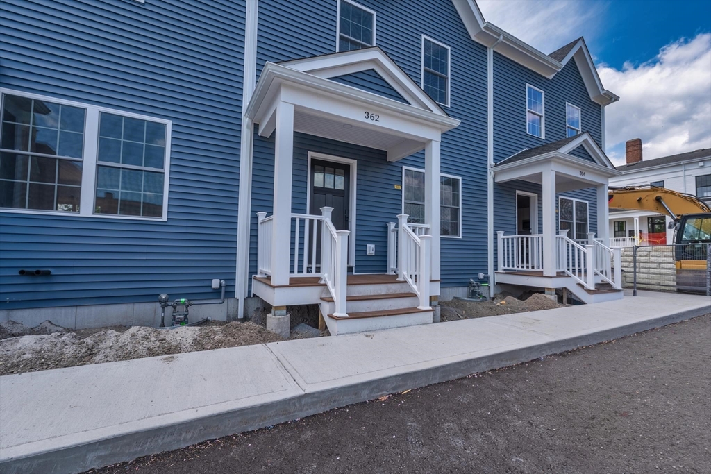 362 High Street Fall River, MA 02720 - Photo 2 of 35