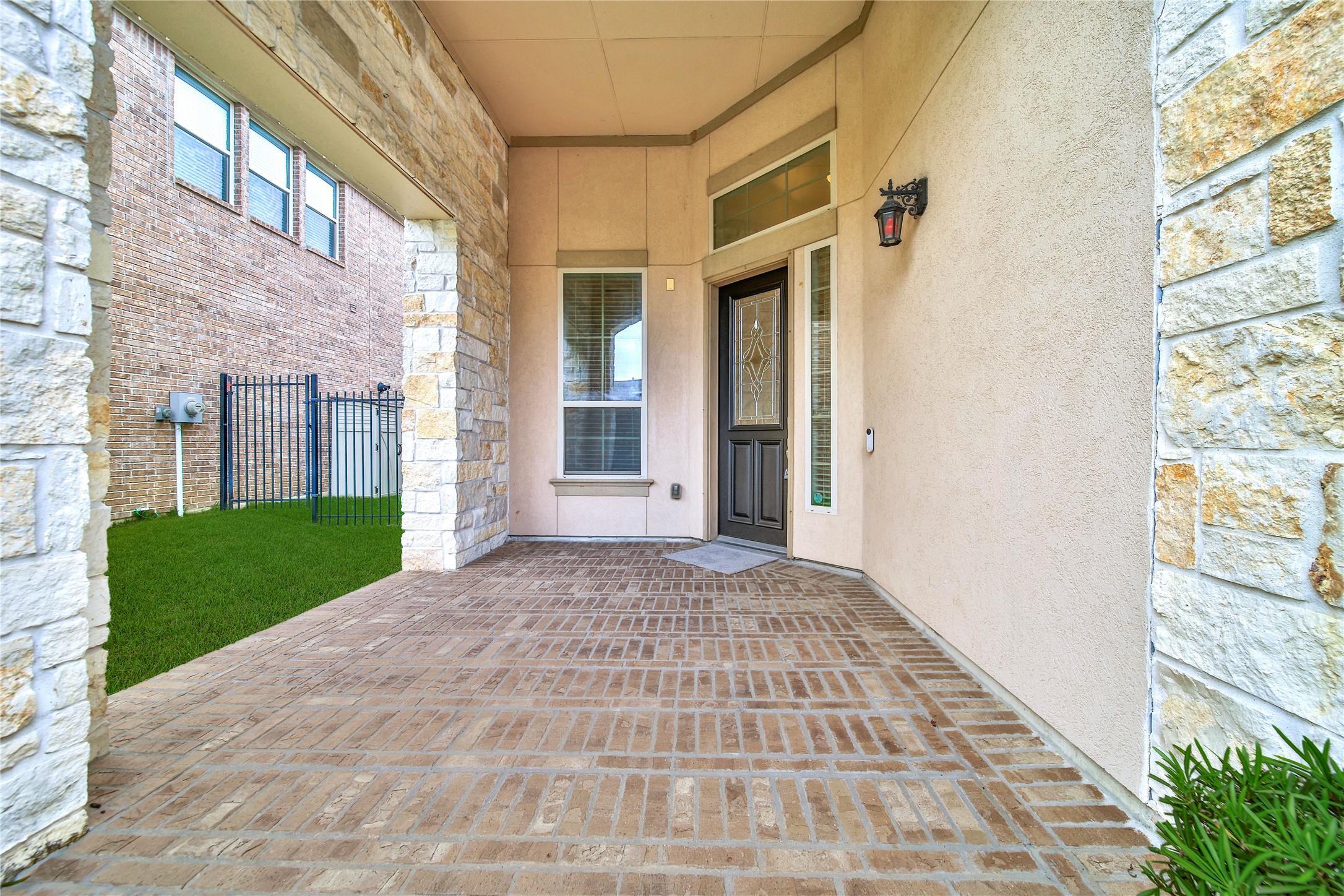 27 Waterfall Way Tomball, TX 77375 - Photo 3 of 29