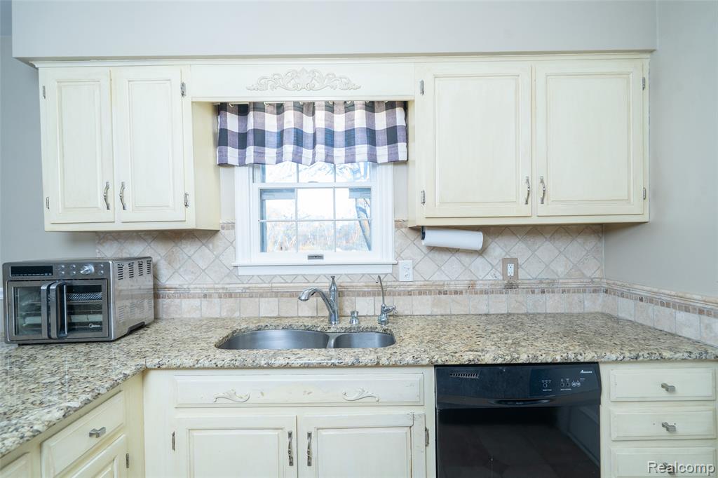 9459 Morrish Road Swartz Creek, MI 48473 - Photo 43 of 69 Gallery Image 43