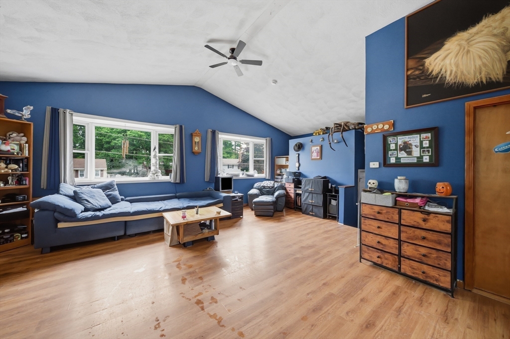 12 Harjean Road Billerica, MA 01821 - Photo 7 of 27