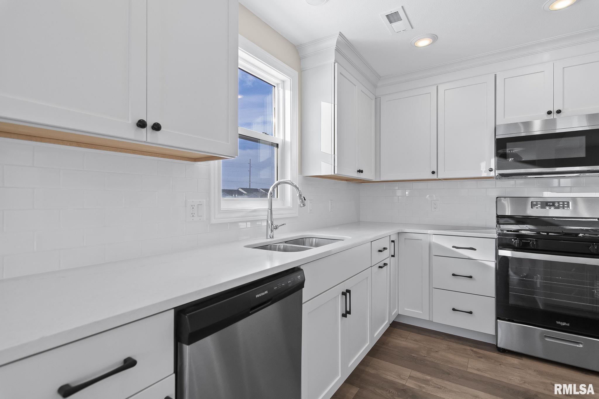 4236 Westgate Drive Springfield, IL 62711 - Photo 12 of 33