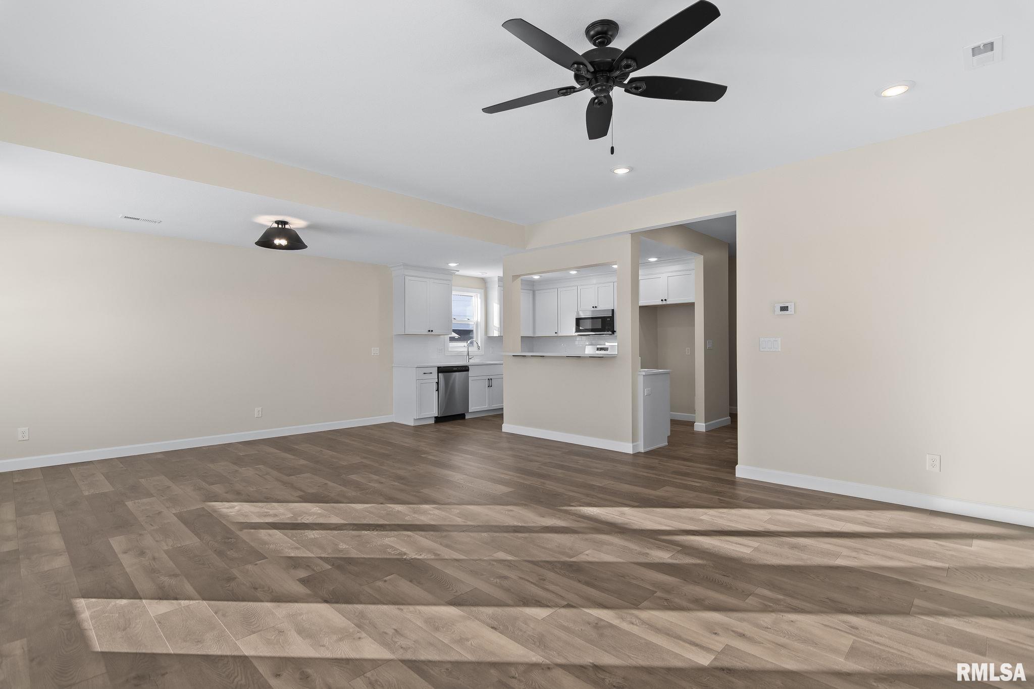 4236 Westgate Drive Springfield, IL 62711 - Photo 5 of 33