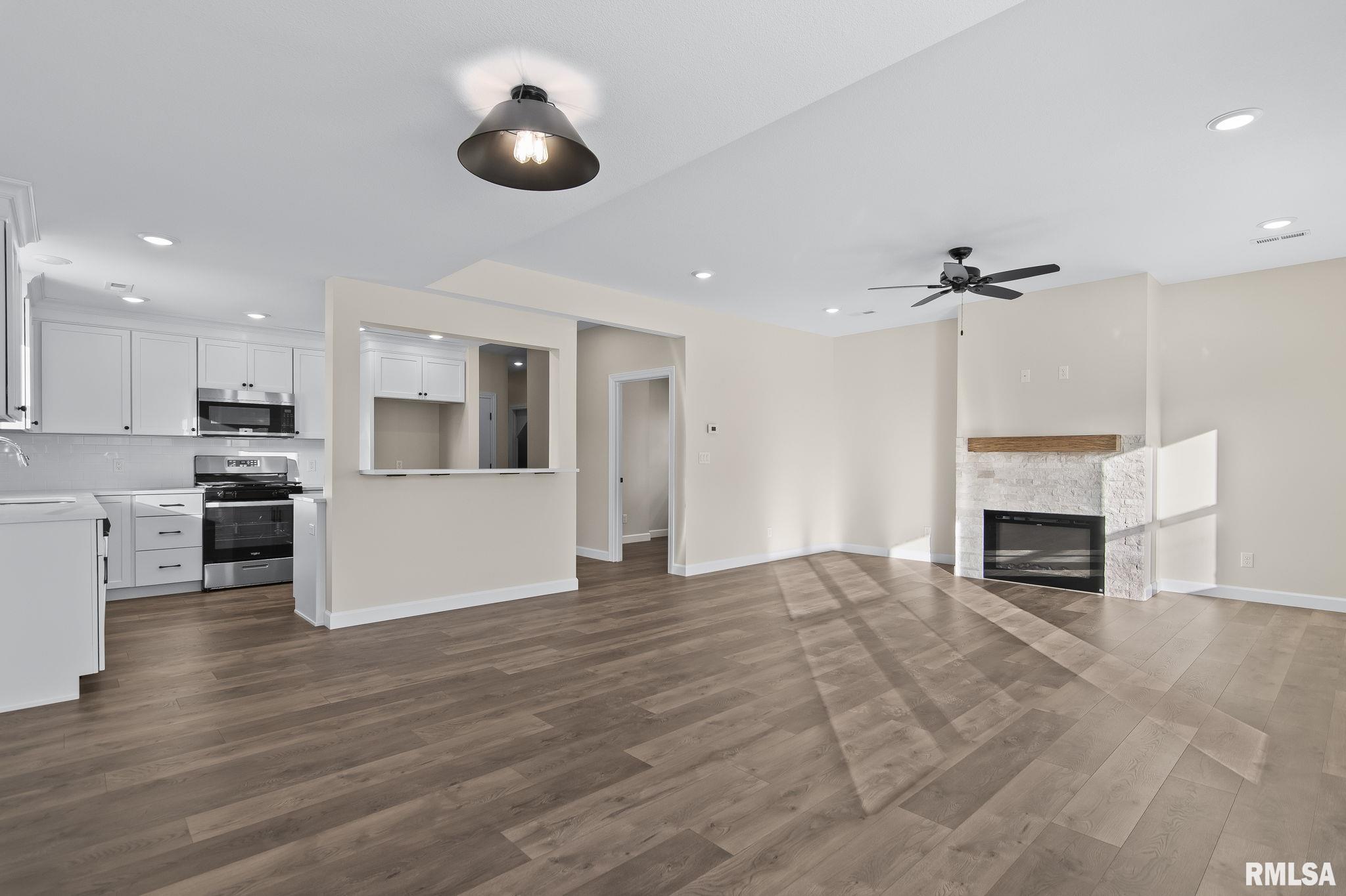 4236 Westgate Drive Springfield, IL 62711 - Photo 8 of 33