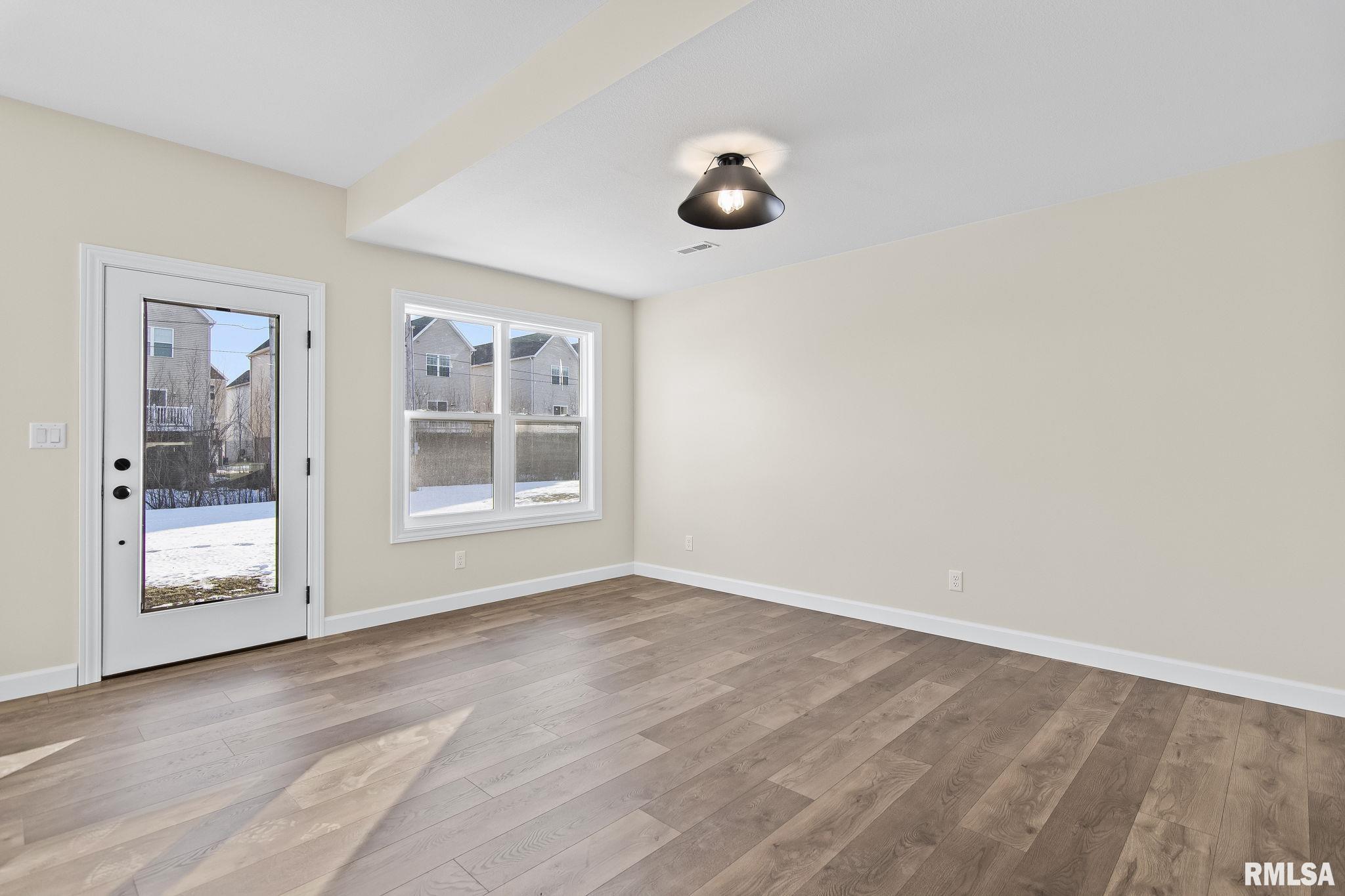 4236 Westgate Drive Springfield, IL 62711 - Photo 9 of 33