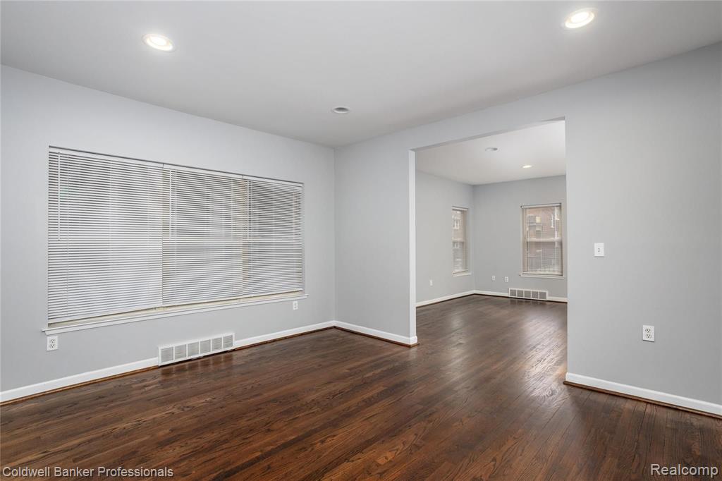 962 Nottingham Road, Unit 964 Grosse Pointe Park, MI 48230 - Photo 7 of 18