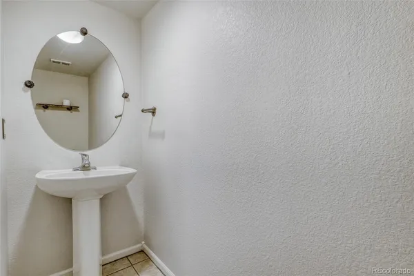 $2,200 | 1675 South Cole Street, Unit B6, Lakewood, CO 80228