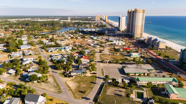 $399,000 | 601 Granada Circle, Panama City Beach, FL 32413