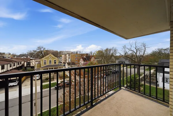 $259,000 | 403 North Marion Street, Unit 3D, Oak Park, IL 60302