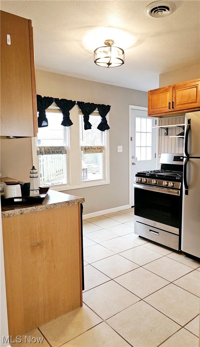 38380 Beachview Road Willoughby, OH 44094 - Photo 6 of 18 Gallery Image 6