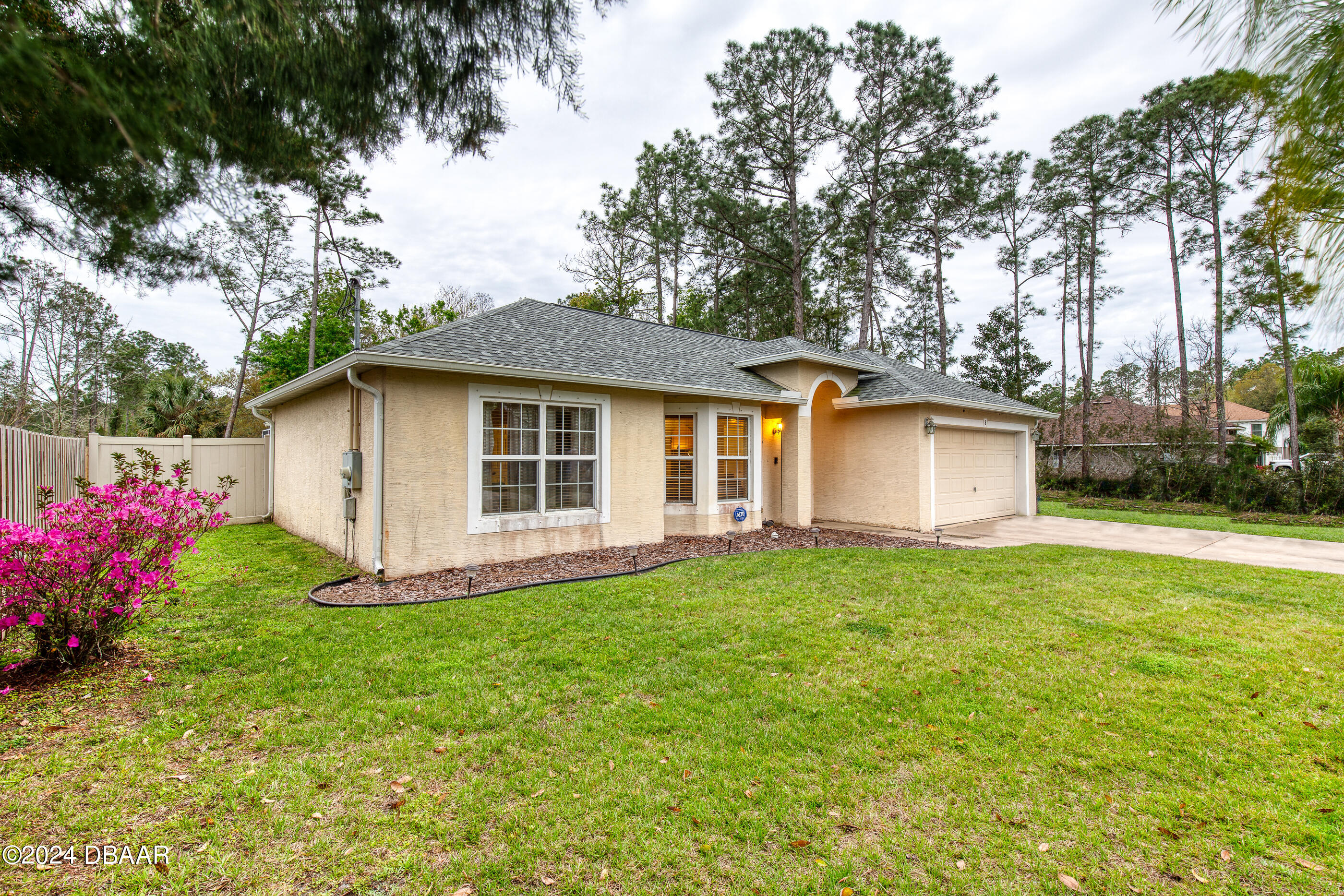 8 Kansas Path Palm Coast, FL 32164 - Photo 2 of 59 2