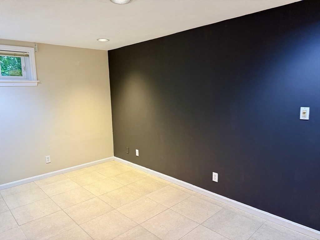 14 Lilac Circle Wellesley, MA 02482 - Photo 23 of 35