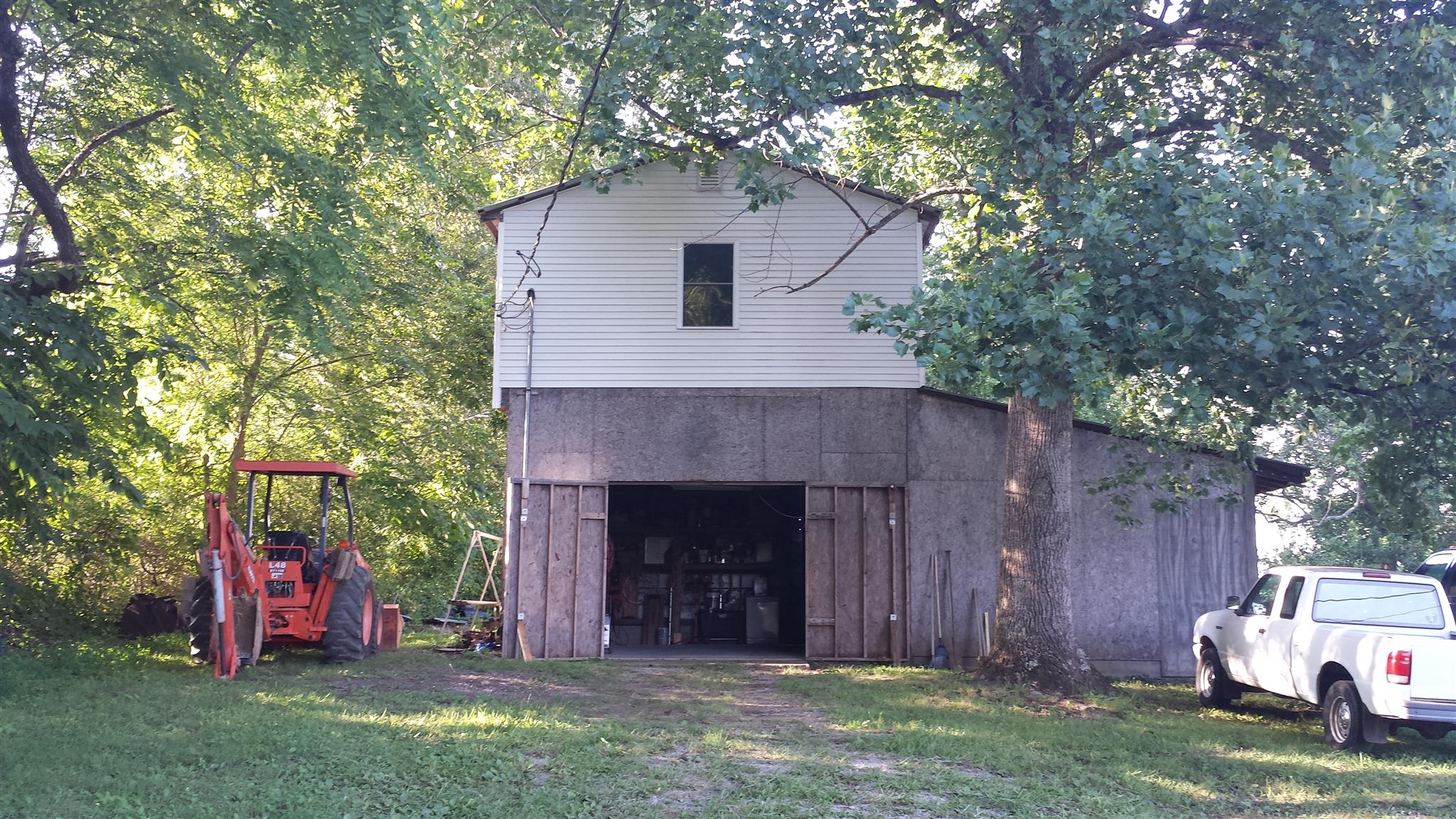 1237 Breeden Road Charlotte, TN 37036 - Photo 7 of 9 Workshop/Man Cave