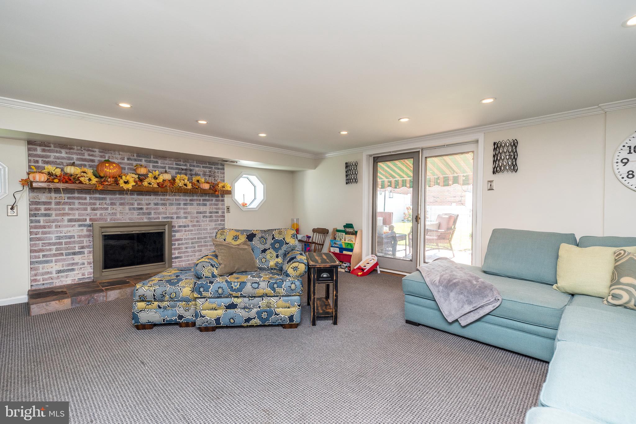 3346 Red Lion Road Philadelphia, PA 19114 - Photo 16 of 24 Gas fireplace