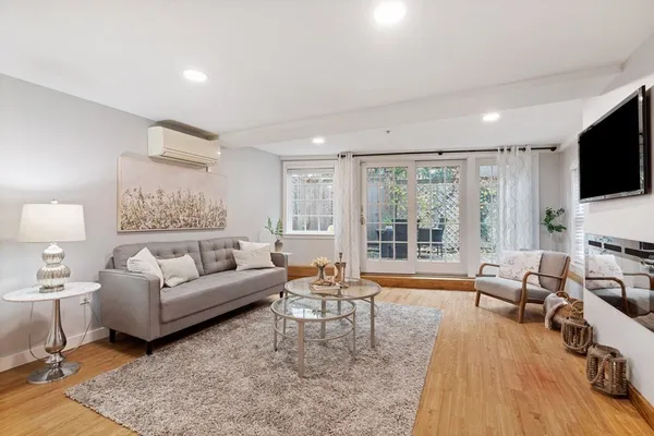 $6,000 | 3 Mount Vernon Square, Unit 1, Boston, MA 02108