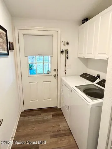 a view of utility room with washer and dryer