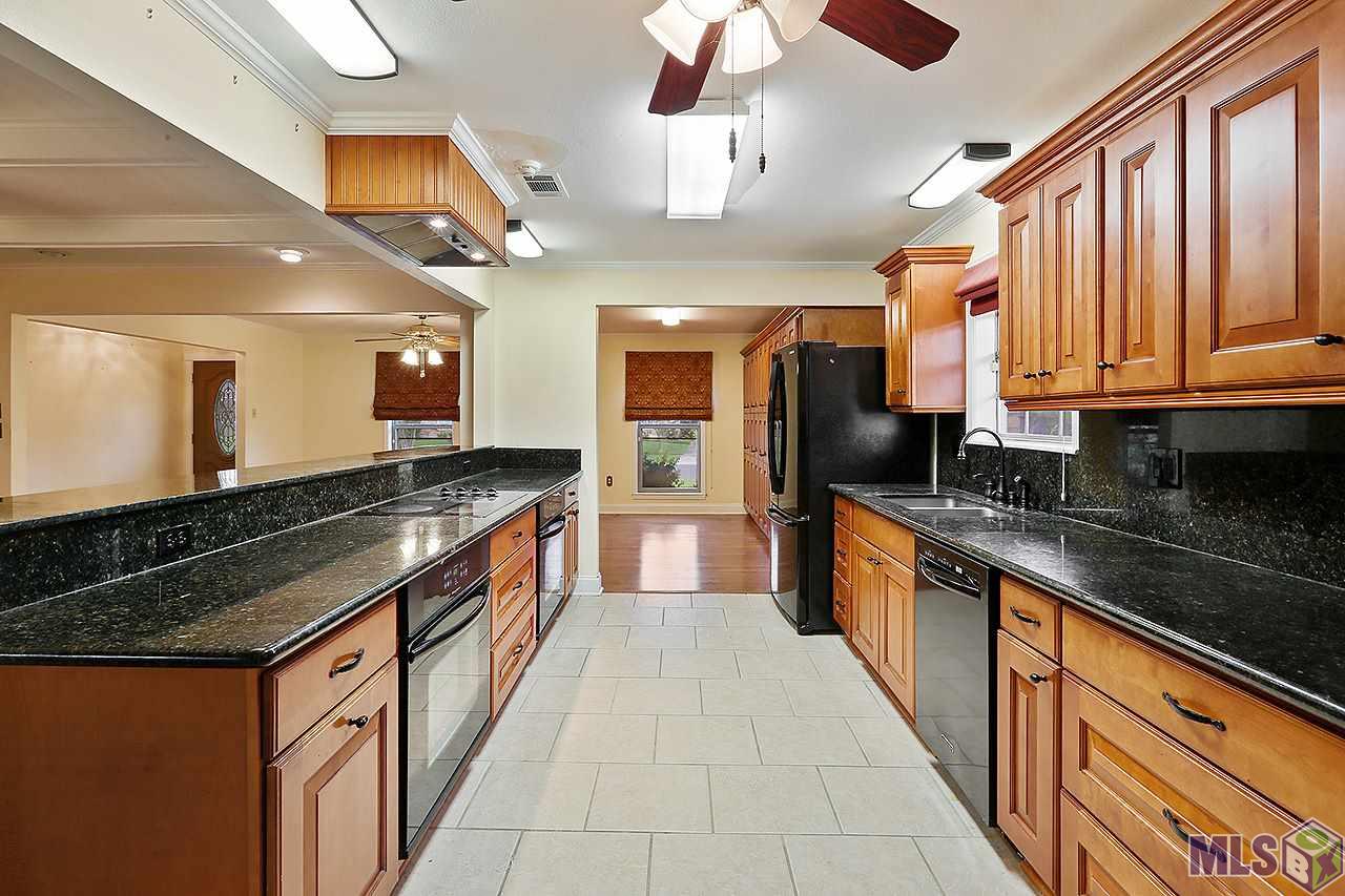 1738 Rue Desiree Baton Rouge, LA 70810 - Photo 4 of 10