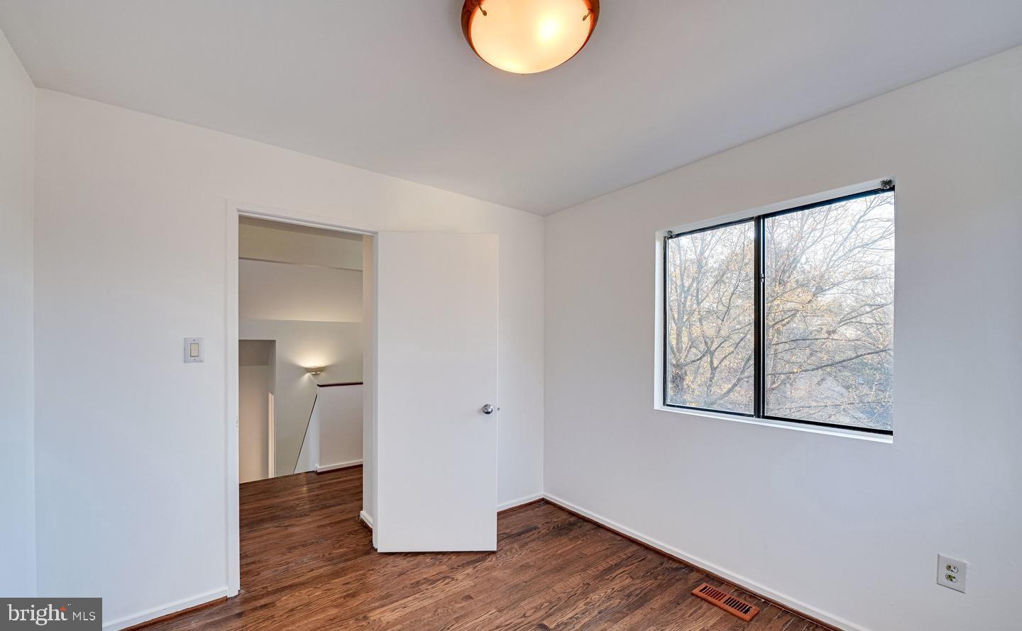 1661 Cedar Hollow Way Reston, VA 20194 - Photo 20 of 25 2nd Bedroom