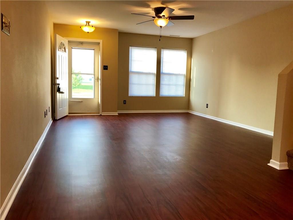 622 Greenway Street Greenwood, IN 46143 - Photo 3 of 38