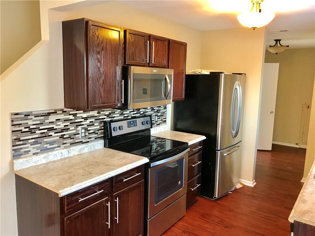 622 Greenway Street Greenwood, IN 46143 - Photo 5 of 38