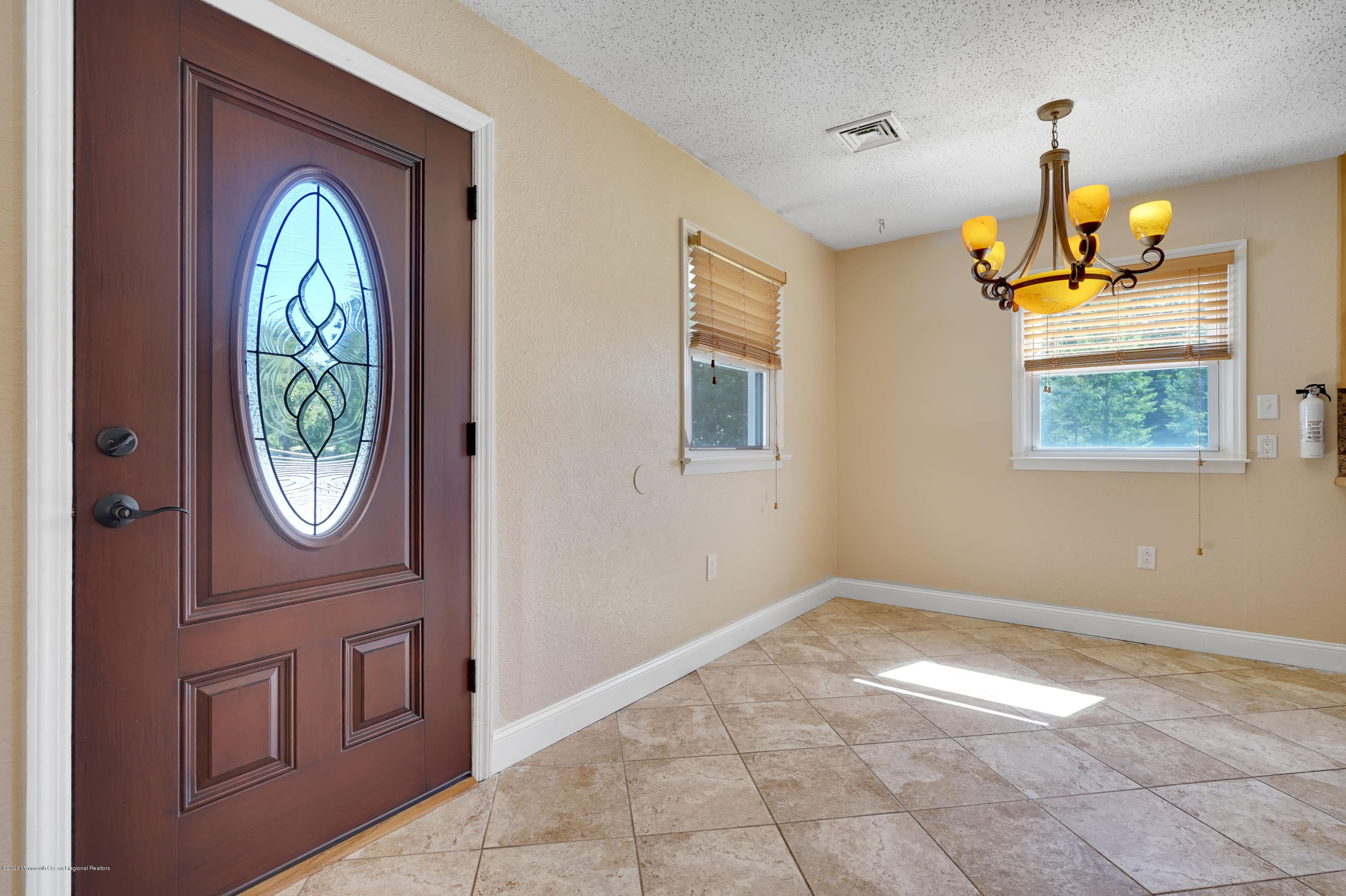 412 Diamond Road Jackson, NJ 08527 - Photo 4 of 60 011_dsc06630
