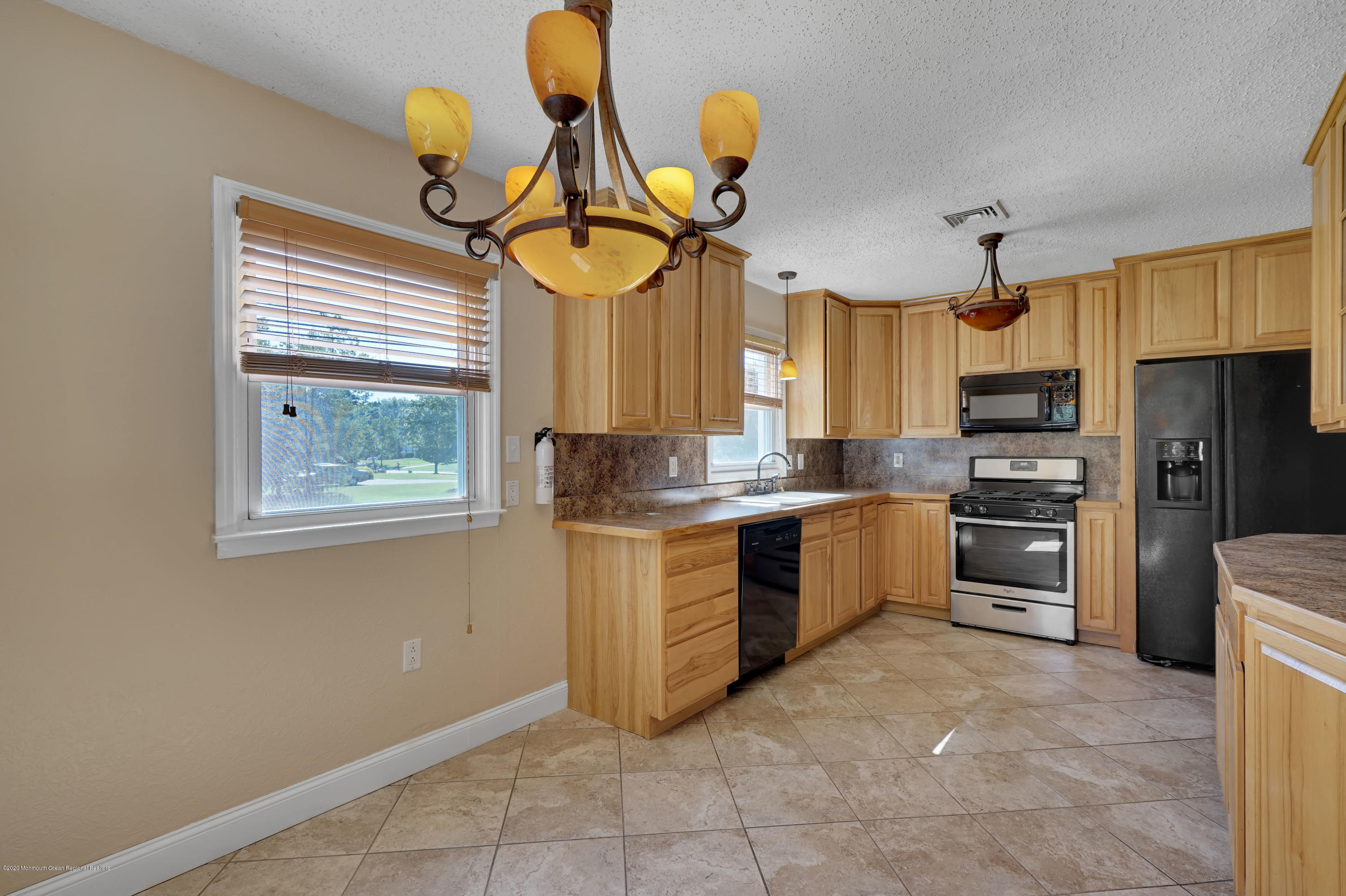412 Diamond Road Jackson, NJ 08527 - Photo 10 of 60 018_dsc06600
