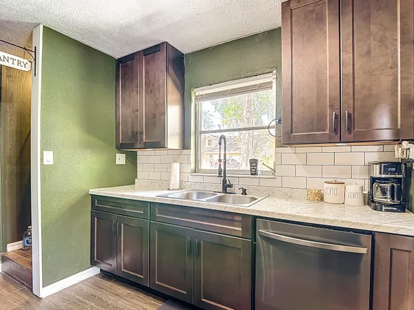 $260,000 | 5335 Lemon Avenue, Seffner, FL 33584