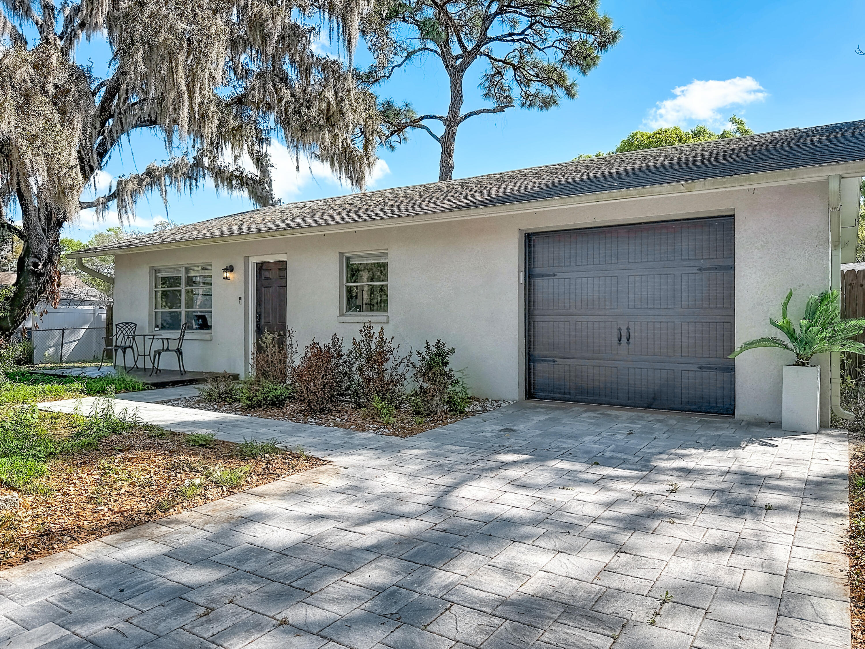 5335 Lemon Avenue Seffner, FL 33584 - Photo 28 of 34 a house view with a outdoor space