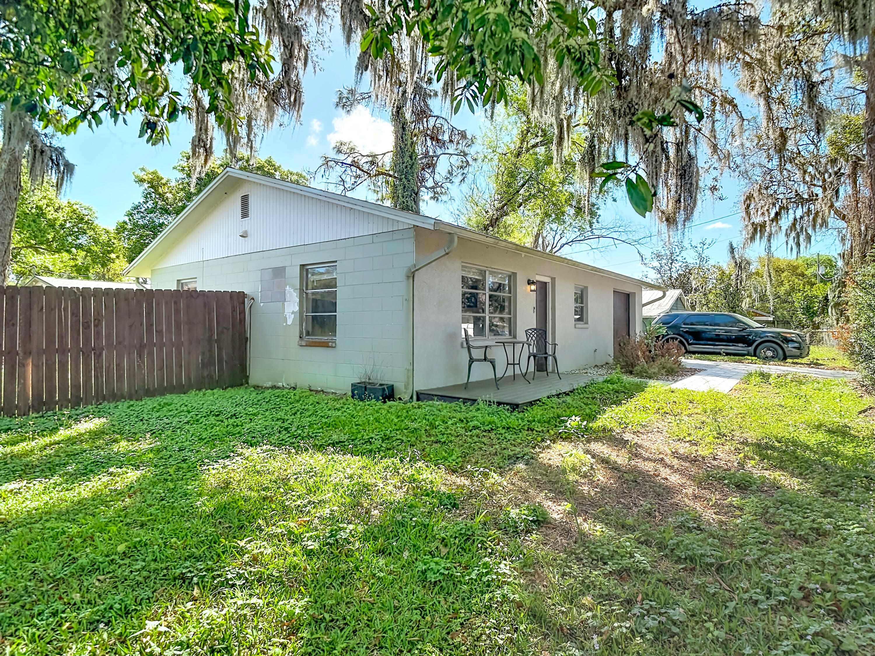 5335 Lemon Avenue Seffner, FL 33584 - Photo 31 of 34 a view of a backyard with a garden