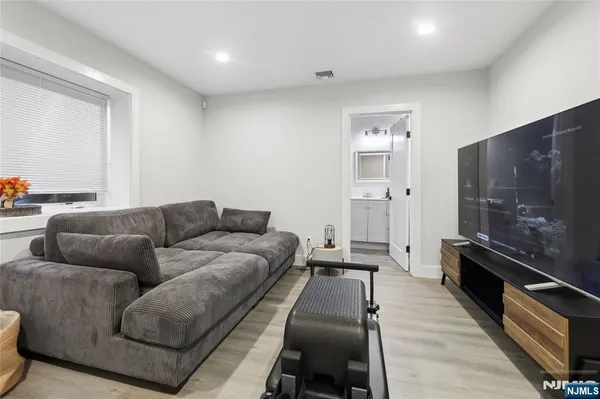 $6,500 | 41-43 Lindley Avenue, Tenafly, NJ 07670