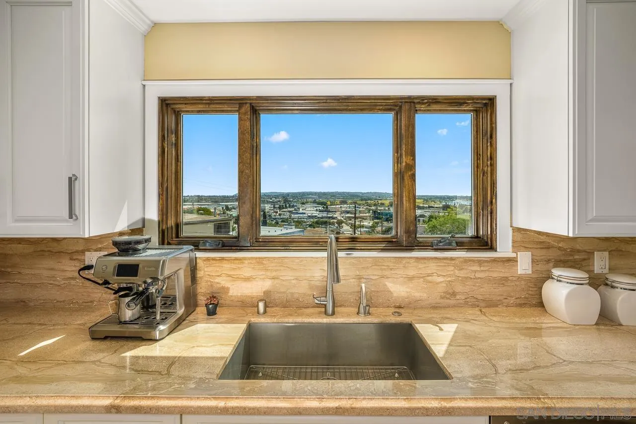 1402 Everview Road San Diego, CA 92110 - Photo 8 of 57 Gallery Image 8
