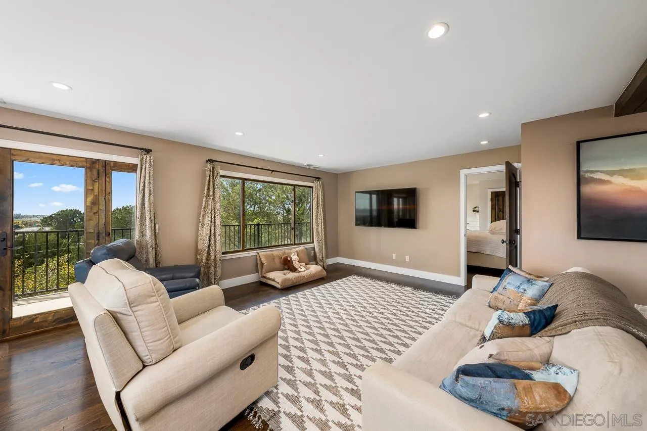1402 Everview Road San Diego, CA 92110 - Photo 10 of 57 Gallery Image 10