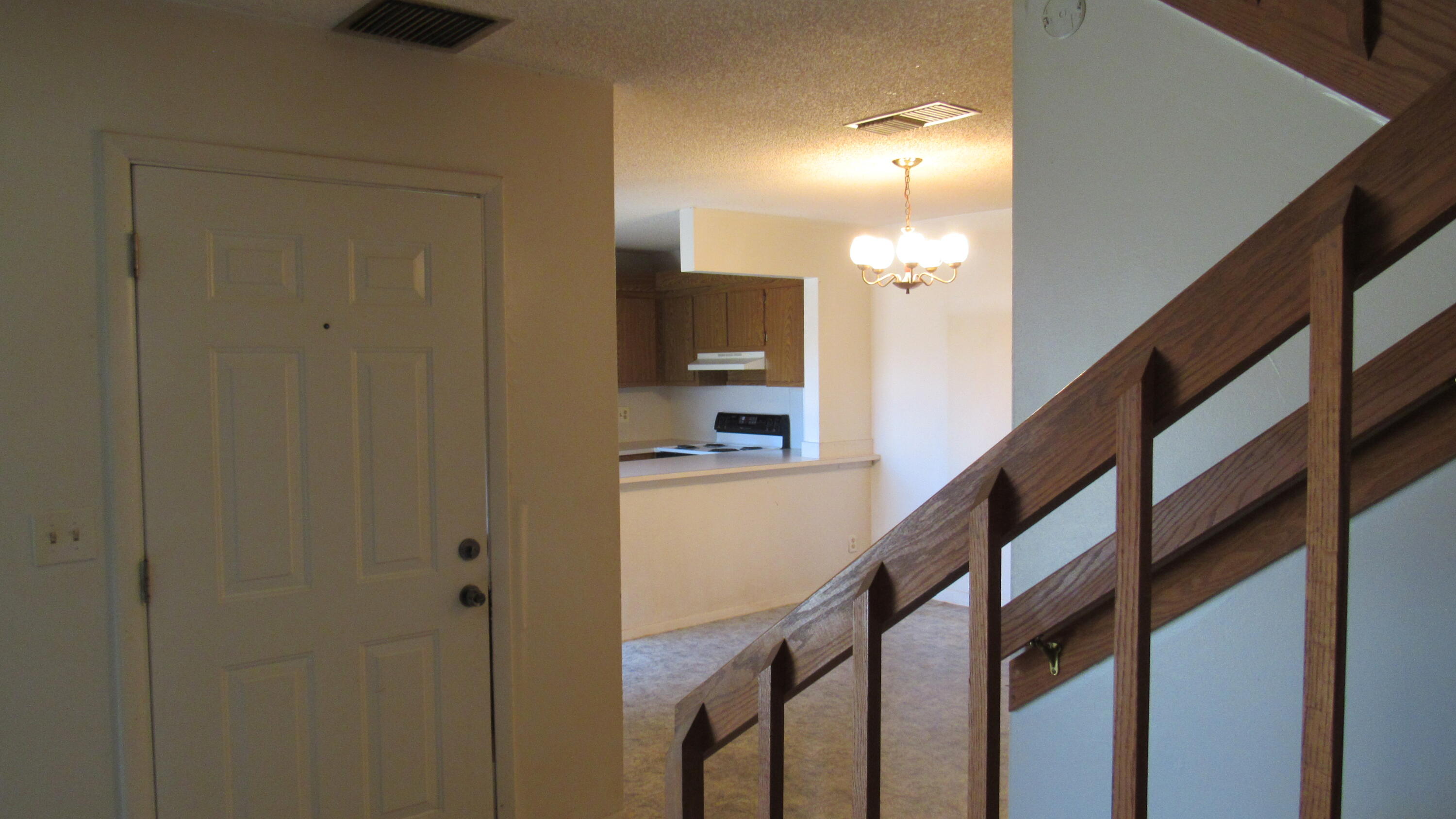 282 Arabian Road Palm Springs, FL 33461 - Photo 6 of 29 IMG_2183