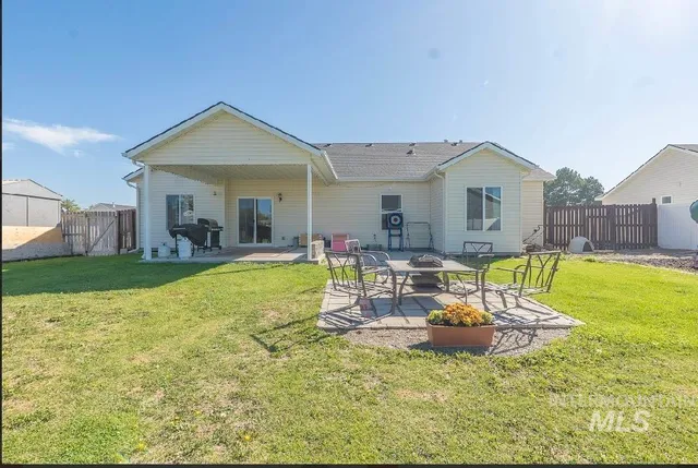 $408,000 | 4038 North Blue Cascade Court East, Buhl, ID 83316