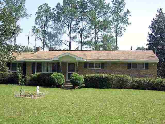 1021 Pinebluff Lake Road Aberdeen, NC 28315 - Photo 1 of 5 Primary Photo