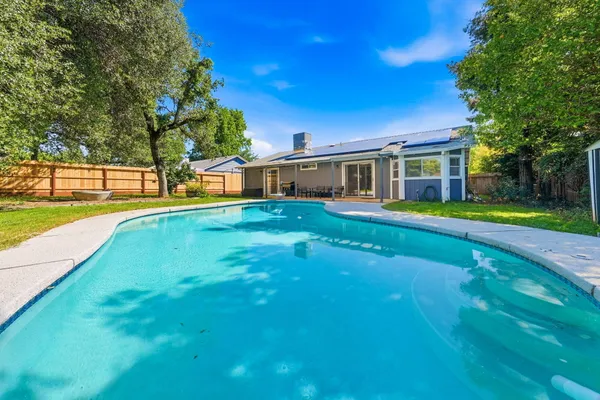 $445,000 | 140 Danbury Drive, Redding, CA 96003