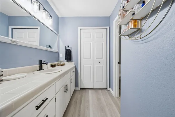 $445,000 | 140 Danbury Drive, Redding, CA 96003