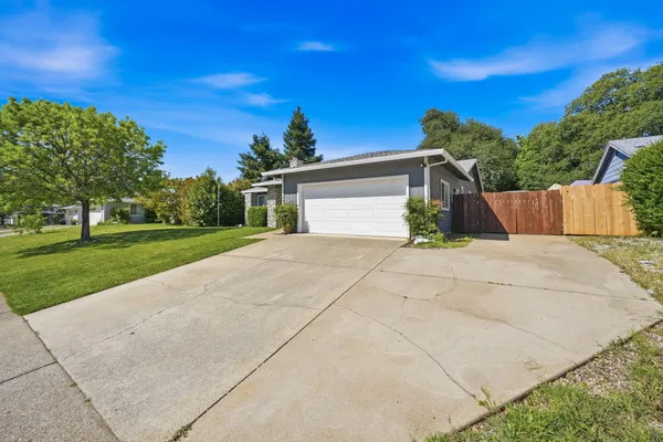 $445,000 | 140 Danbury Drive, Redding, CA 96003