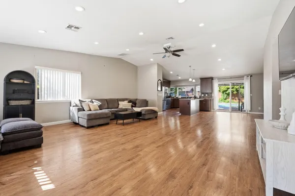 $445,000 | 140 Danbury Drive, Redding, CA 96003