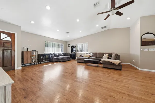 $445,000 | 140 Danbury Drive, Redding, CA 96003