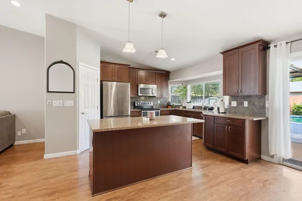 $445,000 | 140 Danbury Drive, Redding, CA 96003