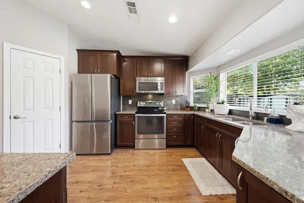 $445,000 | 140 Danbury Drive, Redding, CA 96003