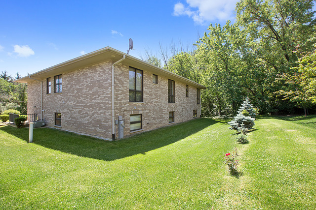 10-s536 Kearney Road Darien, IL 60561 - Photo 3 of 20