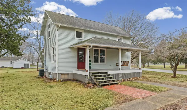 $235,000 | 805 West Blaine Street, Monticello, IL 61856