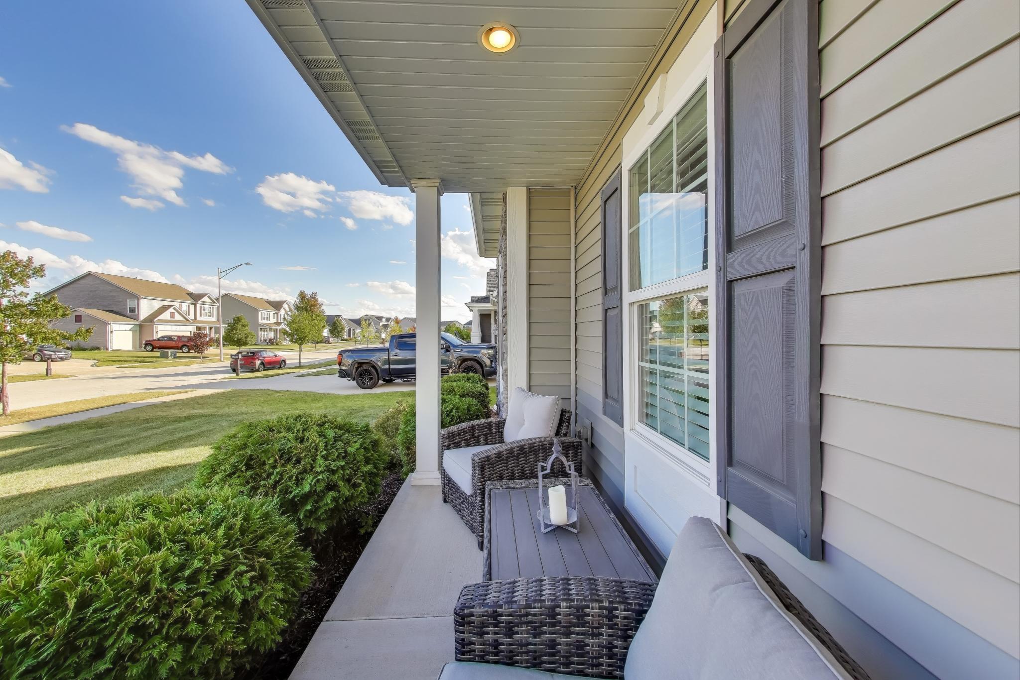 11514 Georgia Place Crown Point, IN 46307 - Photo 2 of 24 2048x1366