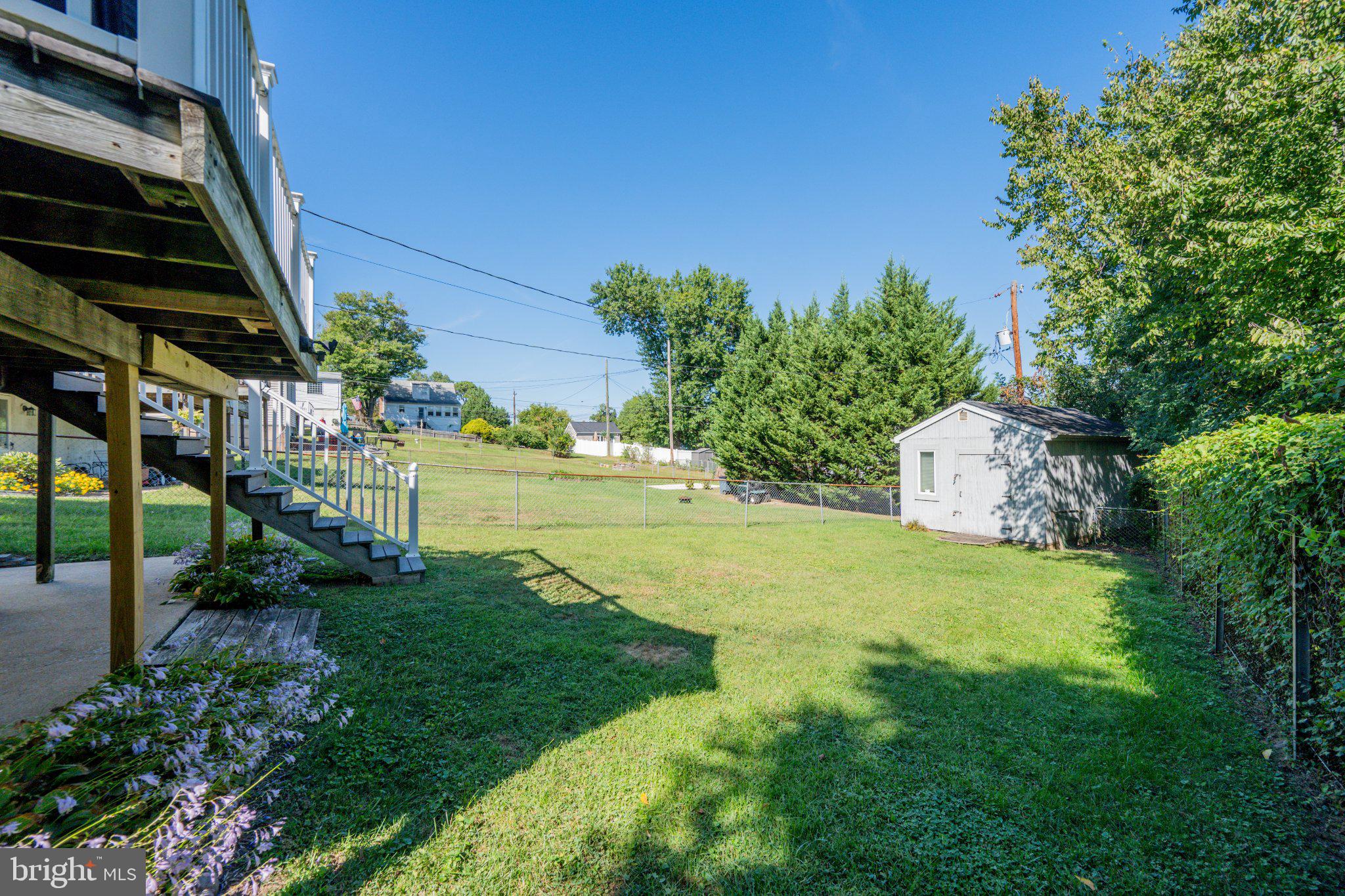 5611 Oakland Road Baltimore, MD 21227 - Photo 23 of 25 Good sized yard!