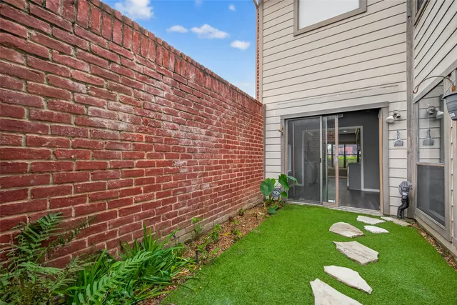 $224,900 | 7447 Cambridge Street, Unit 79, Houston, TX 77054