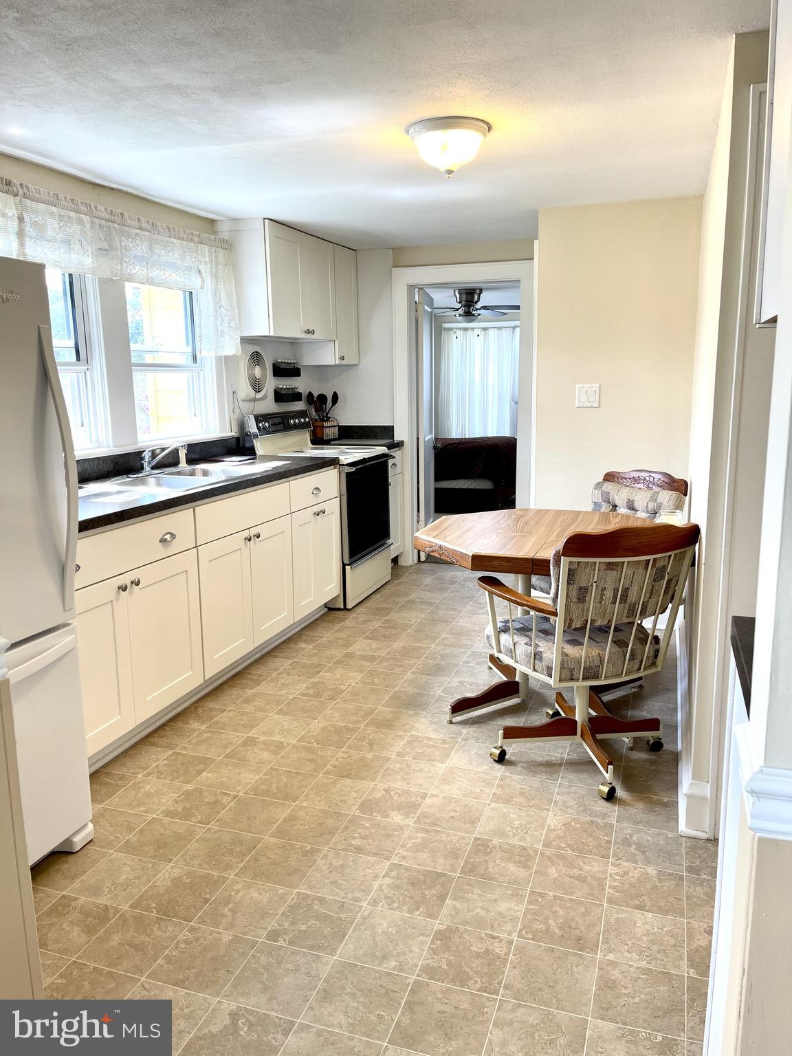 19 Harvard Road Pennsville, NJ 08070 - Photo 5 of 11 Kitchen